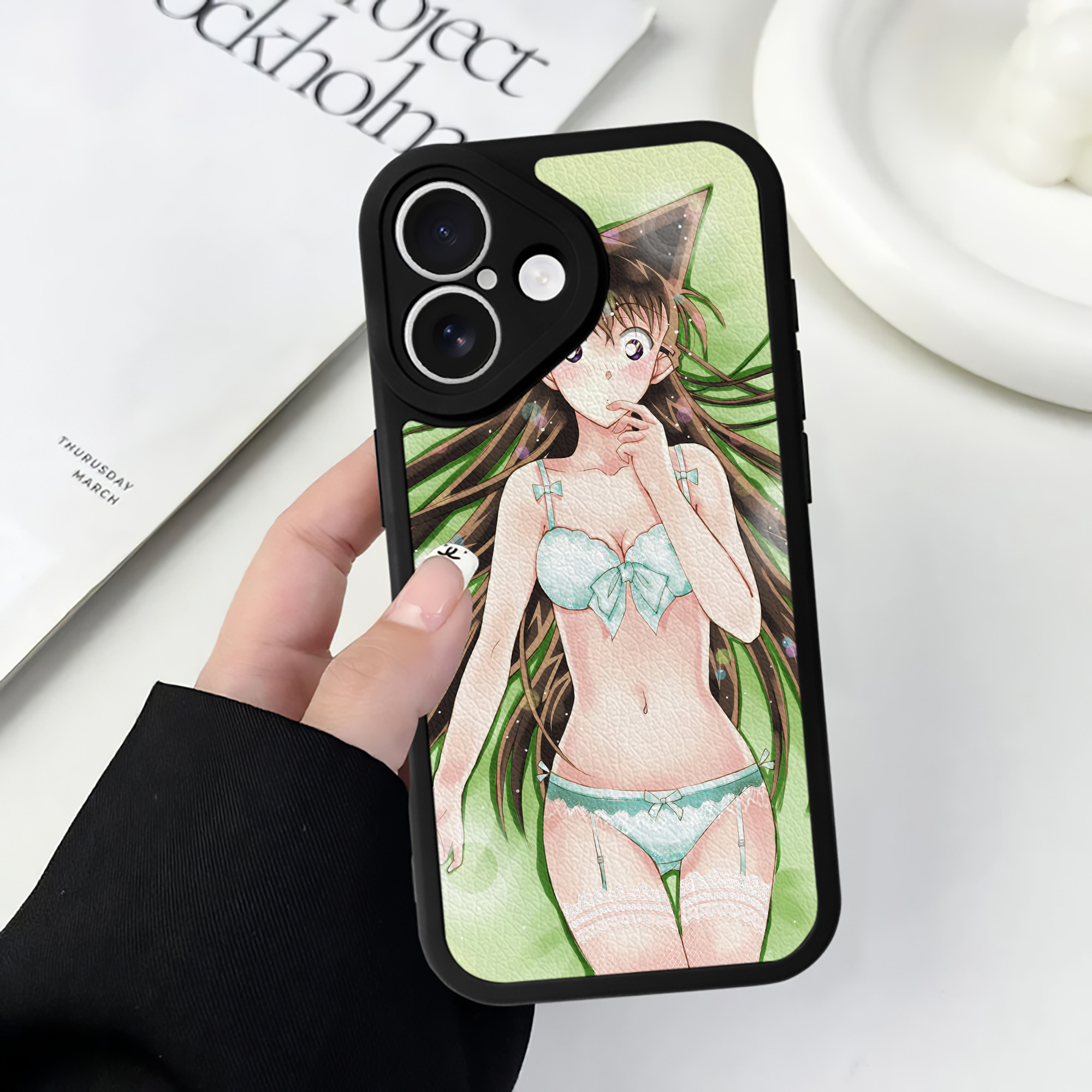（画像用） 名探偵コナン Detective Conan 【iPhone 16シリーズ対応】シリコンスマホケース（レザー調） 材質：シリコン
